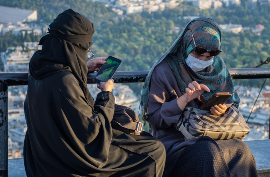 هل النقاب مذكور في القرآن؟ كشف الحقيقة المثيرة!